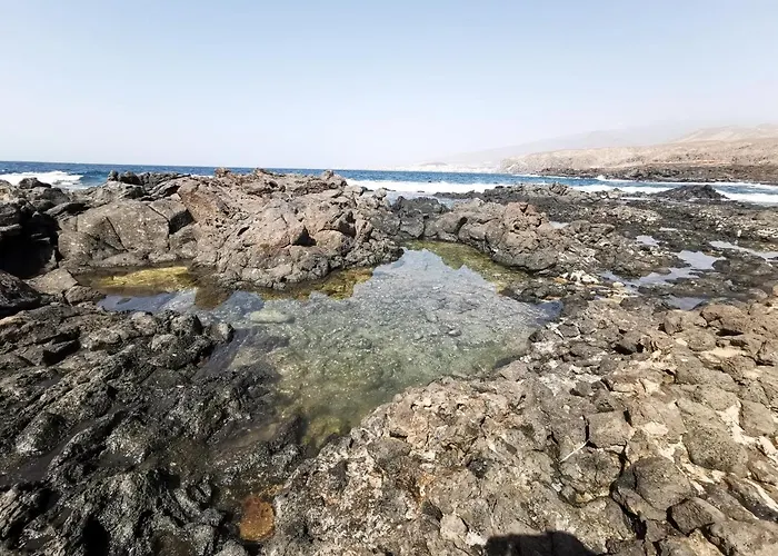 Home2book Bright Pool View El Mocan *