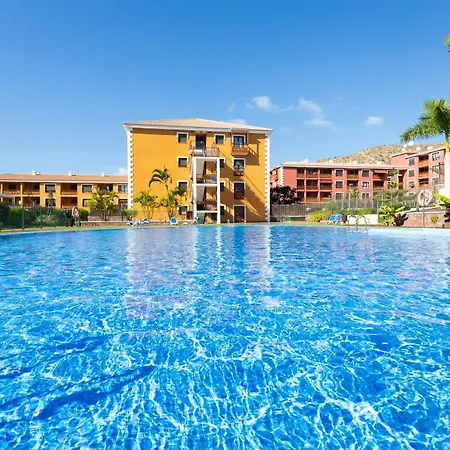 Home2book Bright Pool View El Mocan