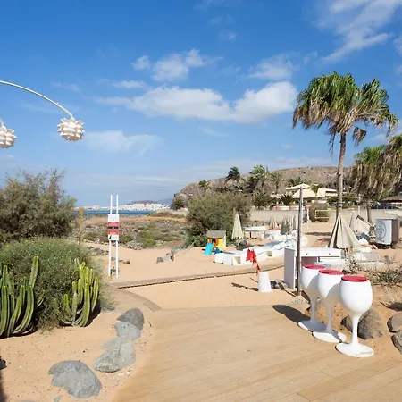 Home2book Bright Pool View El Mocan Apartment