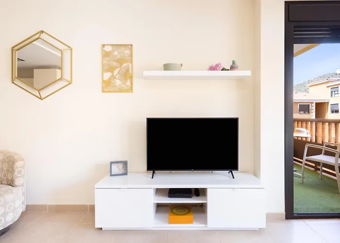 Home2book Bright Pool View El Mocan 아파트