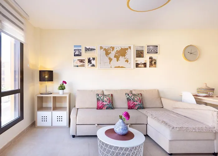 아파트 Home2book Bright Pool View El Mocan