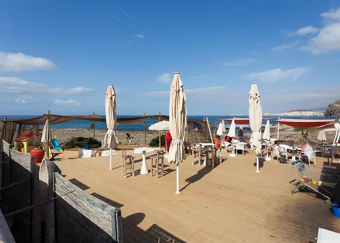 Home2book Bright Pool View El Mocan