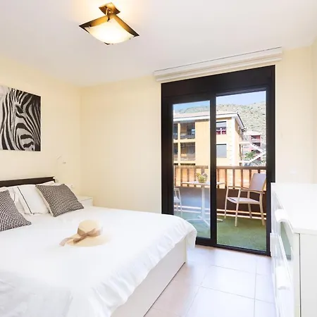 Home2book Bright Pool View El Mocan بالم مار