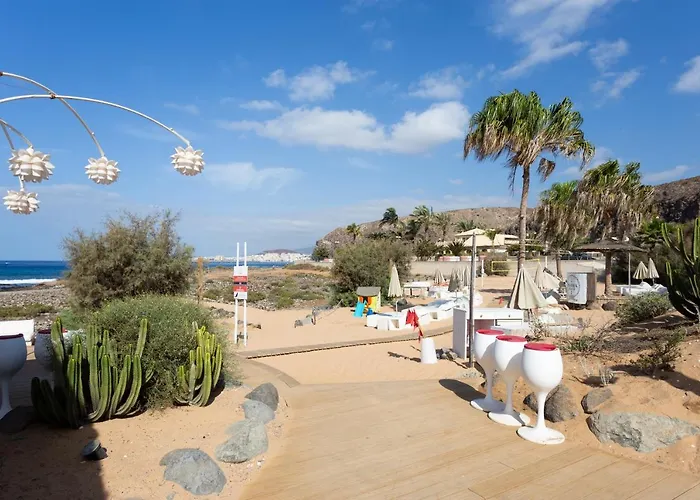 Home2book Bright Pool View El Mocan Apartment